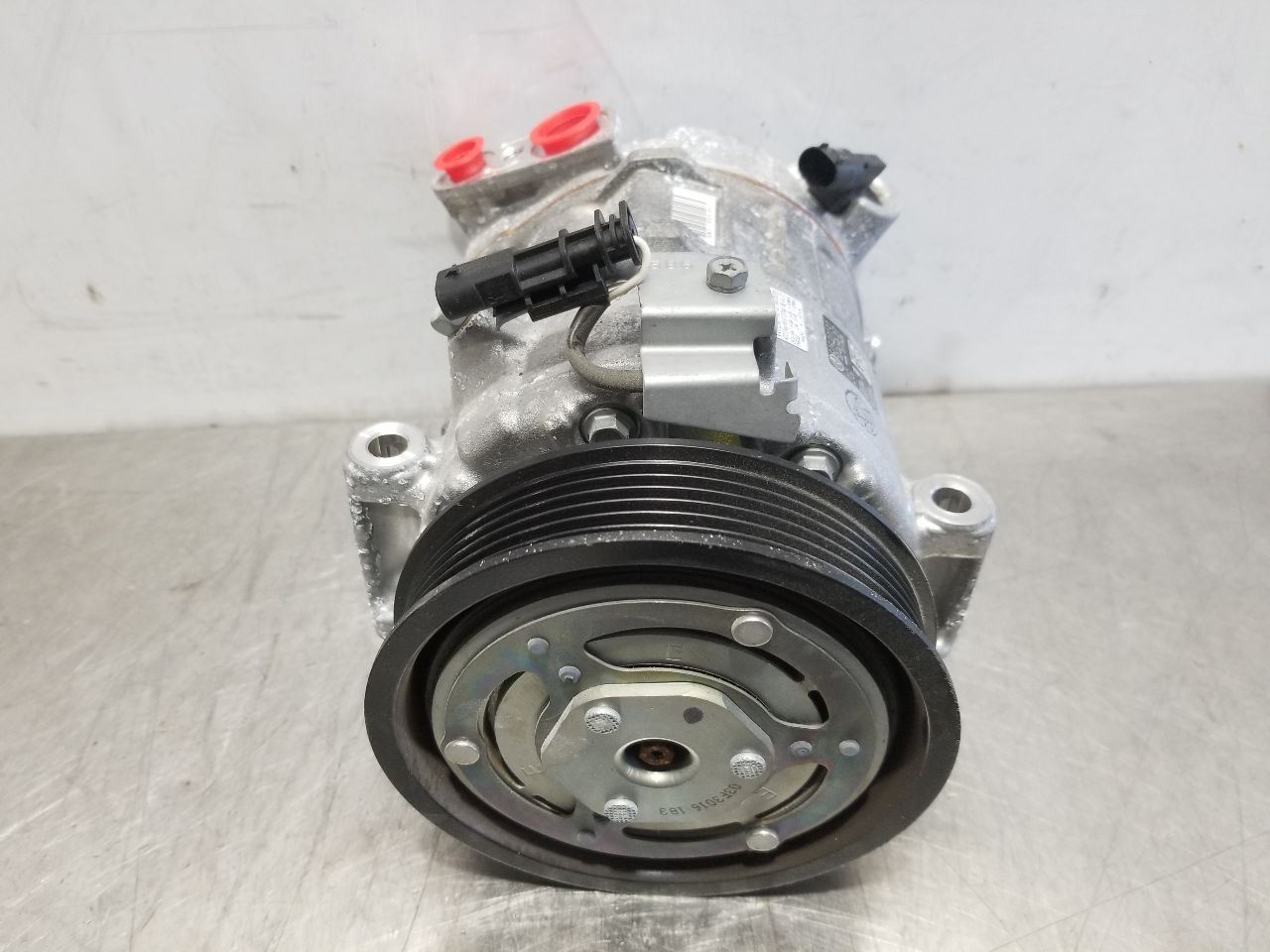 Maserati Grecale 2023-2023 Compressor with bracket P/N 50540132