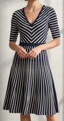 NWOT Boden Dress Navy & Beige Striped Fit & Flare Knee Length Wool/Cotton SIZE 4