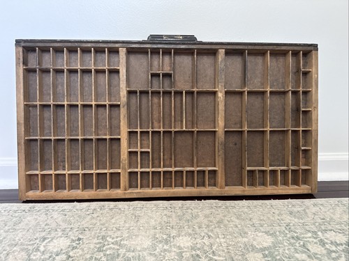 HAMILTON LETTERPRESS TYPE TRAY 16 X 32 SHADOW BOX DISPLAY 89 COMPARTMENTS HANDLE