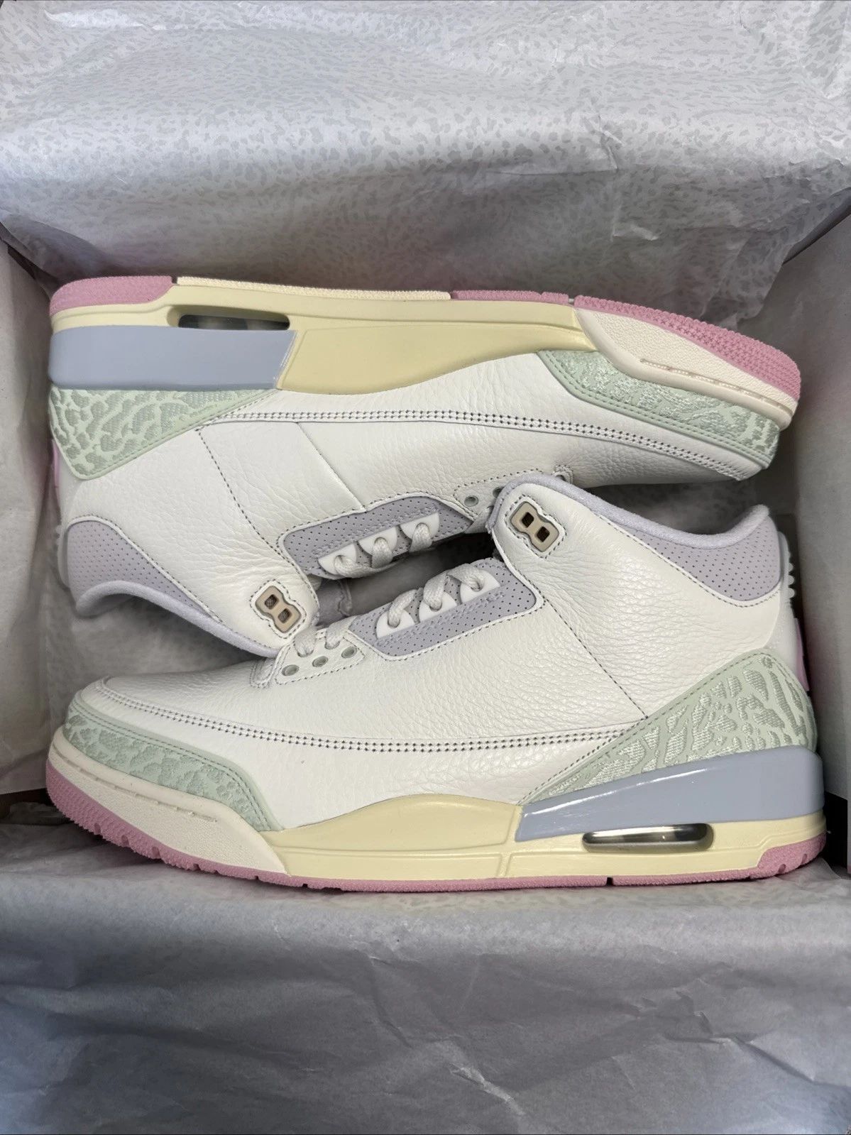 Size UK 8 - Nike Air Jordan 3 Retro White Sail Jade Aura Green Black - RRP £190!
Opens in a new wind