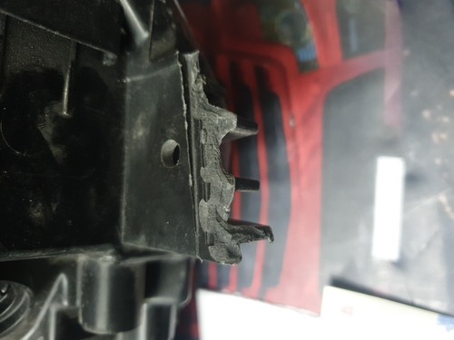 LV4B13E014CD PROIETTORE FARO DESTRO FORD KUGA 2020 FERMI ROTTI E LIEVE DANNO - Foto 9 di 13