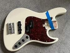 Sadowsky MetroExpress IV 4-string Hybrid bass loaded body white