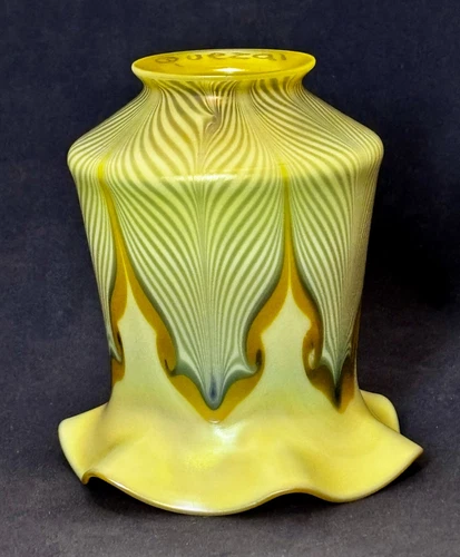 Antique QUEZAL STEUBEN era Art Nouveau Arts & Crafts Mission blown glass shade