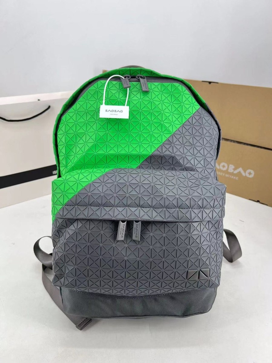 未使用/ BAO BAO ISSEY MIYAKE/ FLAP BACKPACK 【公式通販】