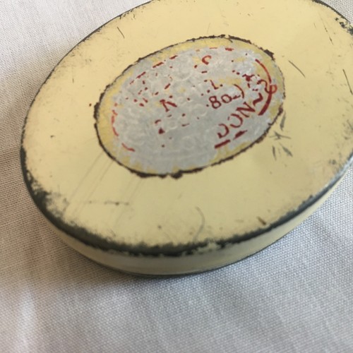 Lata de té vacía de manzanilla vintage de 8 oz con forma ovalada con diseño de flores. - Imagen 11 de 12