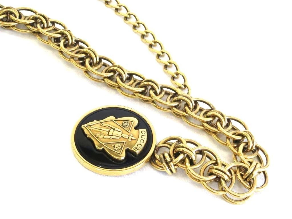 Ancienne médaille Gucci couleur or logo chaîne emblème écusson charme Italie 40,16 pouces