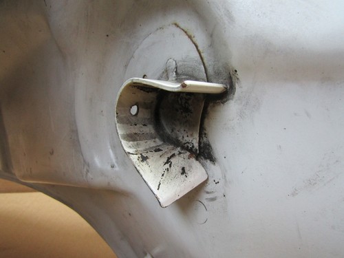 BMW R1150GS Adventure 2005 41,869 miles petrol fuel tank #dented# (7391) - Picture 9 of 16