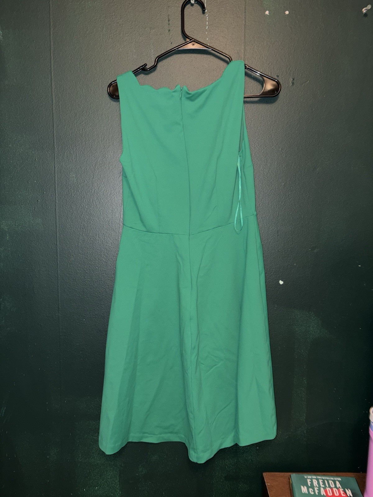 Nicole Miller Women's Green Fit Flare Size Small Sleeveless Midi Dress