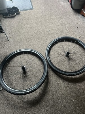 Scott Syncros Race X25 Disc Laufradsatz Pirelli Cinturato Gravel M Reifen