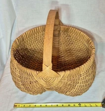 Early American Ohio Farm Life Eye of God Buttocks Egg Gathering Basket