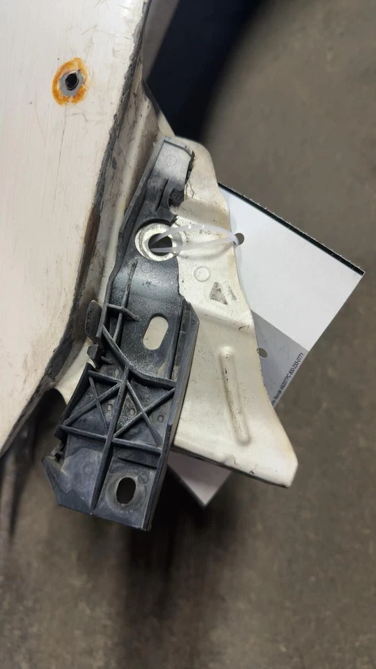 2004 -2008 MAZDA RX8 Fender Mazda Left Side OEM - Imagem 4 de 4