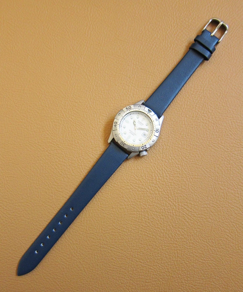 Reloj de buceo CASIO [392] LD-710 S.S de cuarzo de 20 barras para dama (HECHO EN JAPÓN) Foto 3 de 4