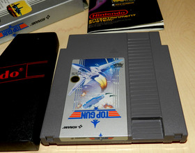 TOP GUN NINTENDO NES GAME NICE BOX  KONAMI 1987 CIRCLE SEAL