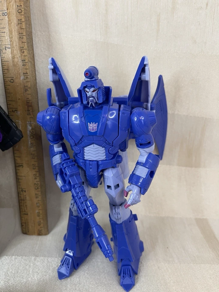 Transformers WFC 86 Studio Series Scourge & Kingdom Cyclonus & Galvatron Set - Image 4 of 4