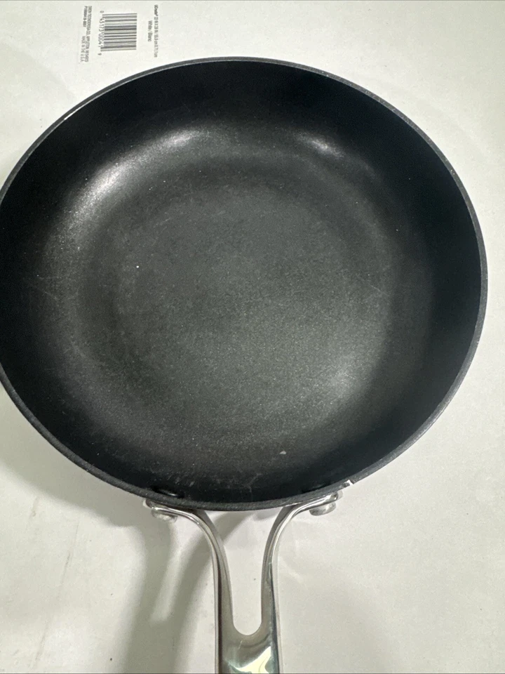 Par de sartenes para salsa KitchenAid de 10 pulgadas y 8 pulgadas Foto 4 de 4