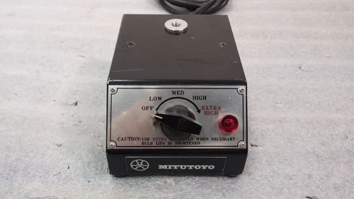 Mitutoyo Illuminator
