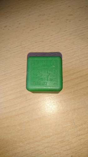 Relais GM 03447012 Kraftstoffpumpe Relais 12V  30A