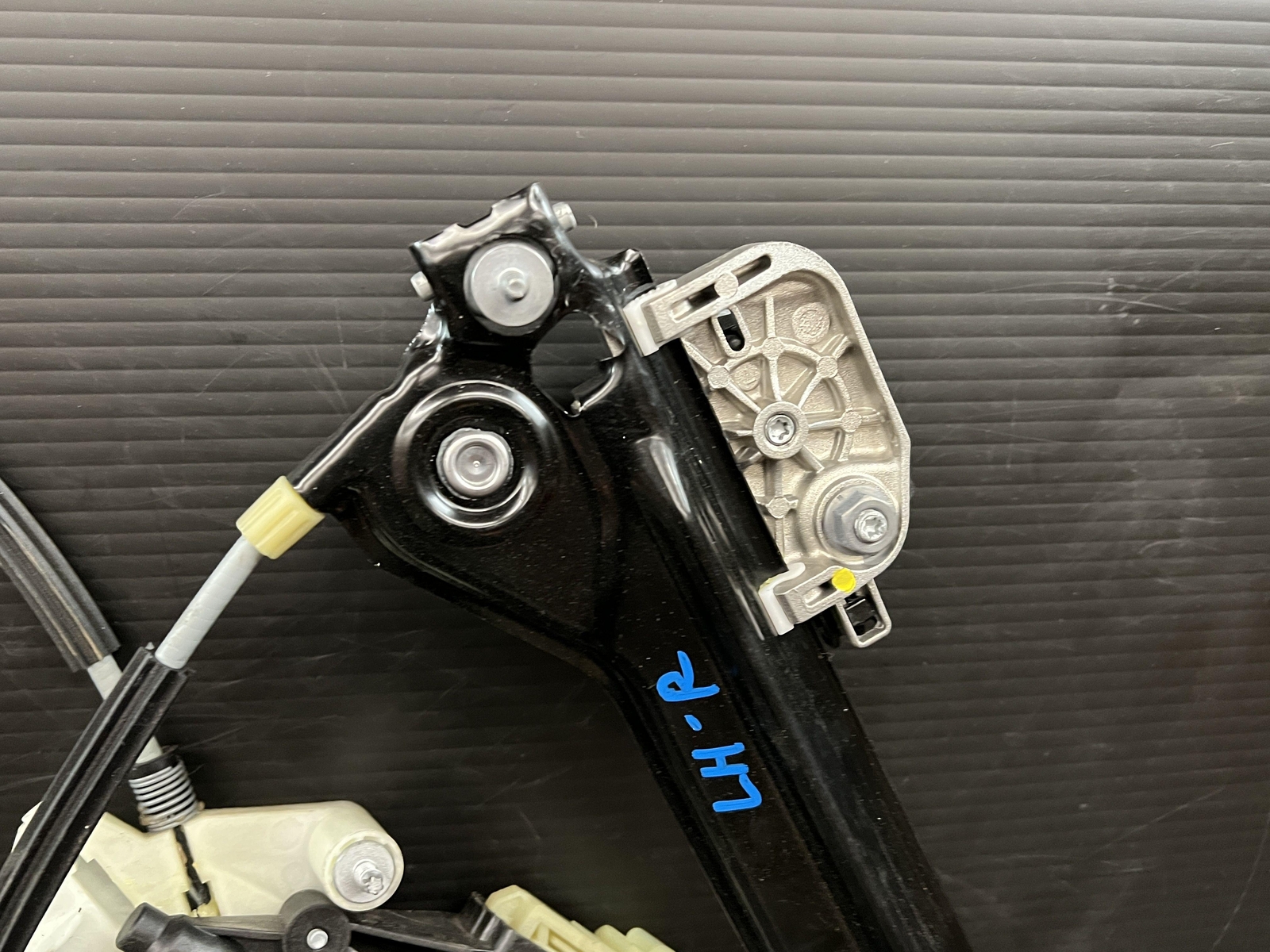14-20 MASERATI GHIBLI REAR LEFT DRIVER SIDE DOOR WINDOW REGULATOR W/MOTOR