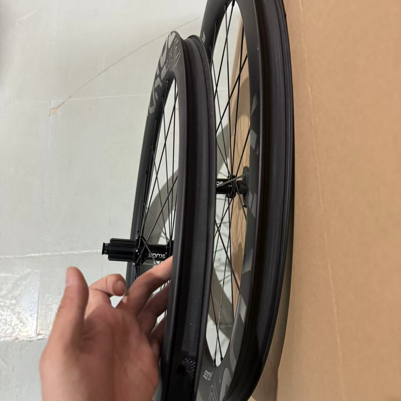 IKUOS Road 700c Carbon Wheelset 50/55/65mm Clincher Wheels Disc Brake Thru Axle