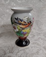 Antico Vaso Vittoriano Dipinto a Mano con Pettirosso e Rose