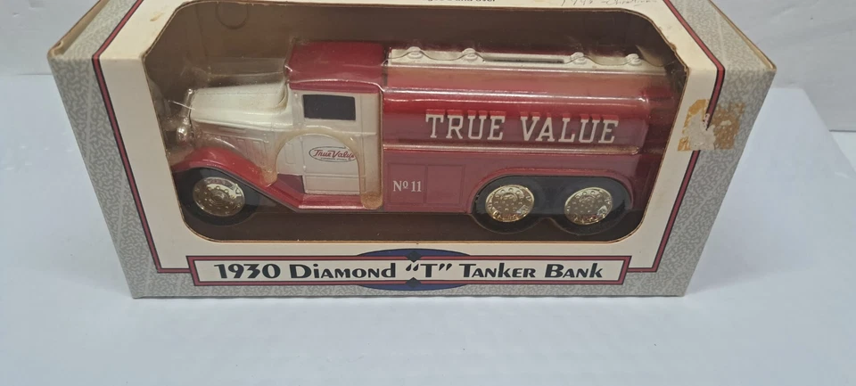 Banco de camión cisterna vintage ERTL TRUE VALUE 1930 diamante "T", 1/34 NUEVO Foto 4 de 4