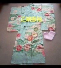 Used Silk Long-Sleeved Kimono with Layered Collar Cloth