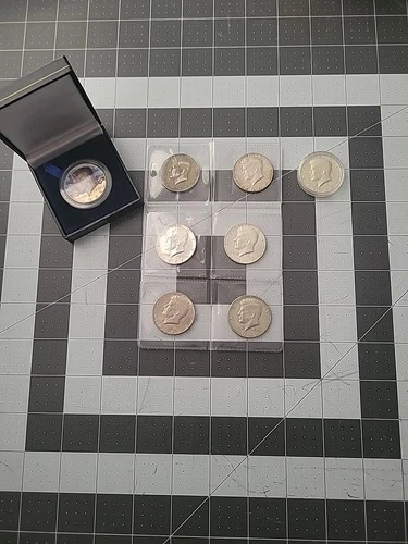 Lot of 8 Kennedy Half Dollars 40% Uncirculated & Circulated Mixed Dates. Silver