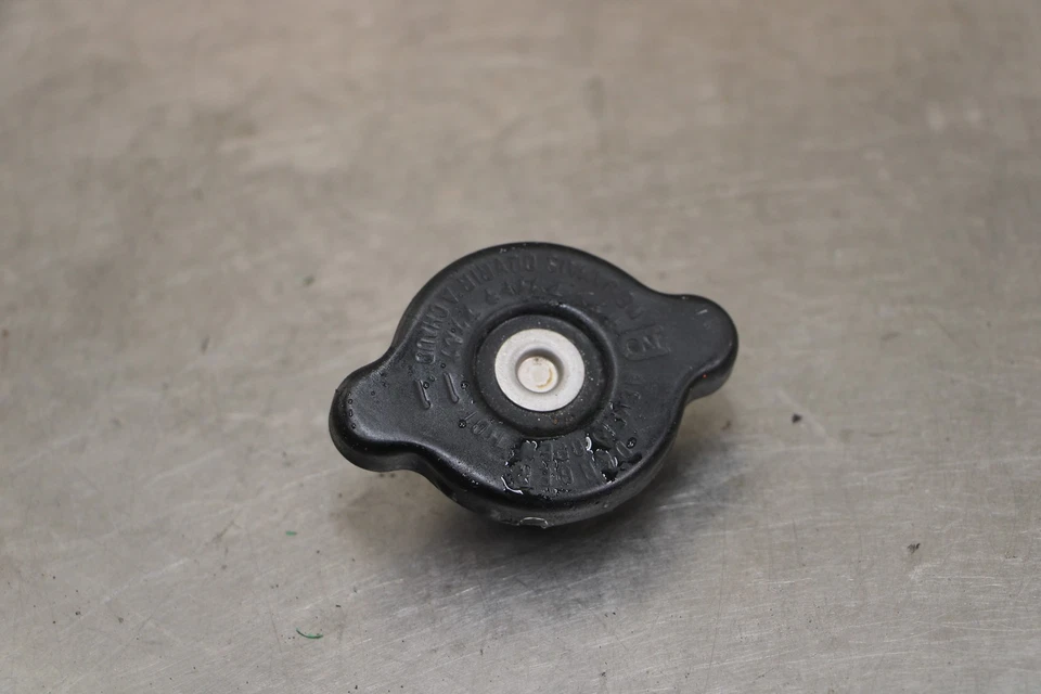 13-17 KAWASAKI NINJA 300 RADIATOR CAP 49085-1066 — 第 3/4 张图片