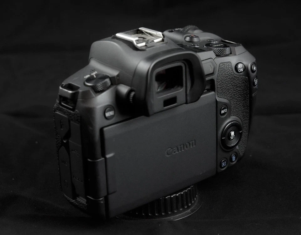 Canon EOS R 30,3MP Systemkamera (Nur Gehäuse) sehr gepflegt, Unter 10000 Auslösu - Bild 2 von 2