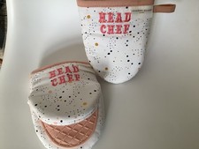 Yvonne Ellen PAIR OF OVEN MIT GRIP GLOVES HEAD CHEF