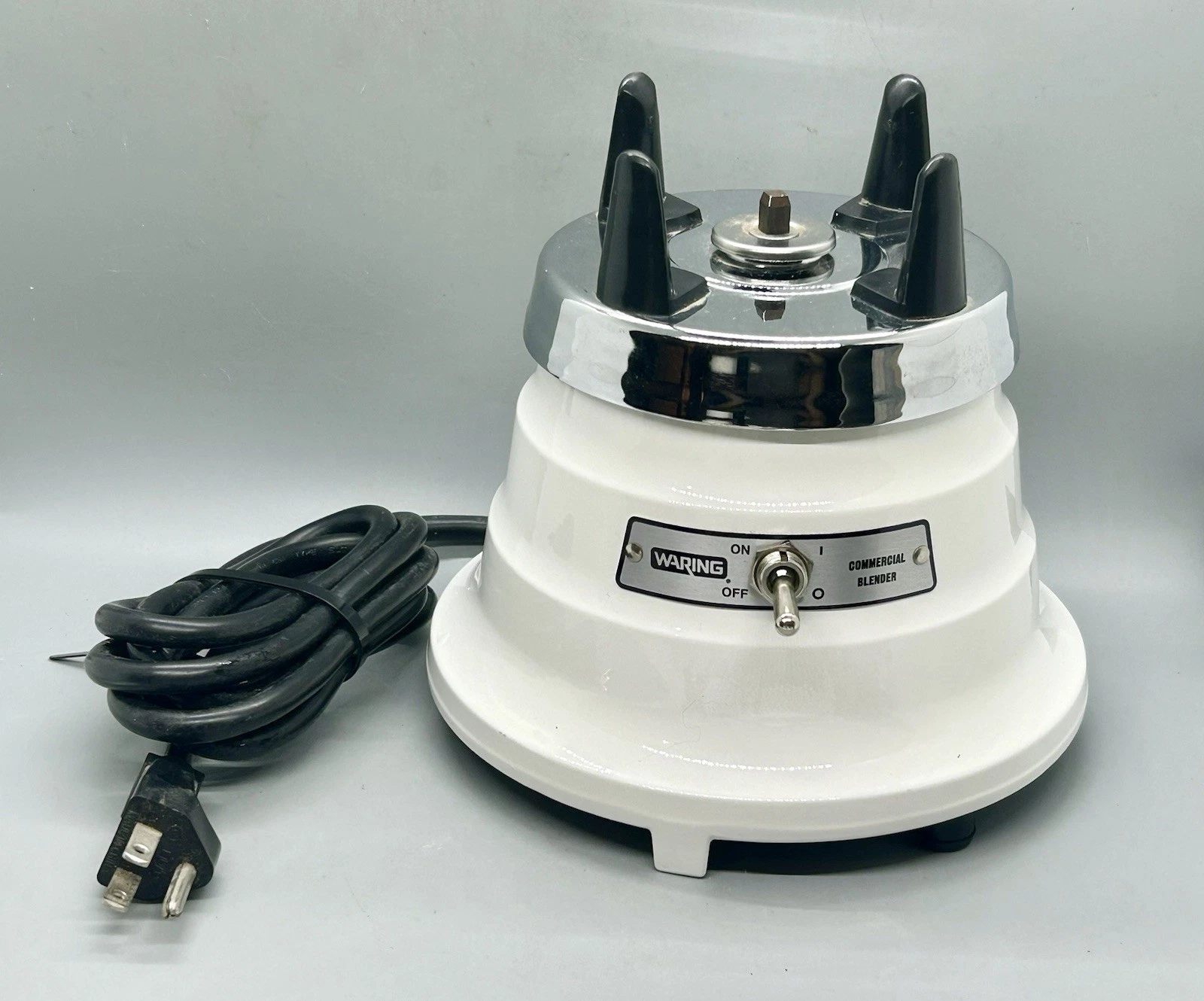 Waring 700BU Commercial Lab Blender, 1-Speed Base Unit Professional, WF2212110
Opens in a new window