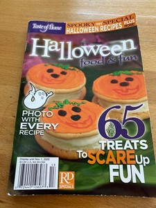 Halloween Food & Fun 2005 (Taste of Home) (Cookbook Paperback)