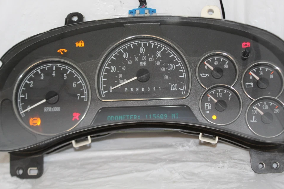 Speedometer Instrument Cluster 2006 Buick Rainier 115,609 Miles BROKEN MOUNT - Image 2 of 4