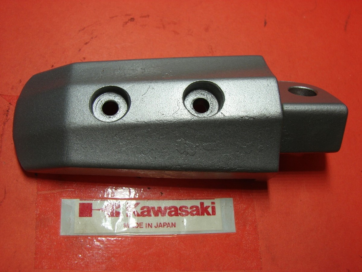aya　　1231 KAWASAKI NINJA ZX12 ZX6 ZX9 ZX14 REAR RIGHT STEP 34028-1481