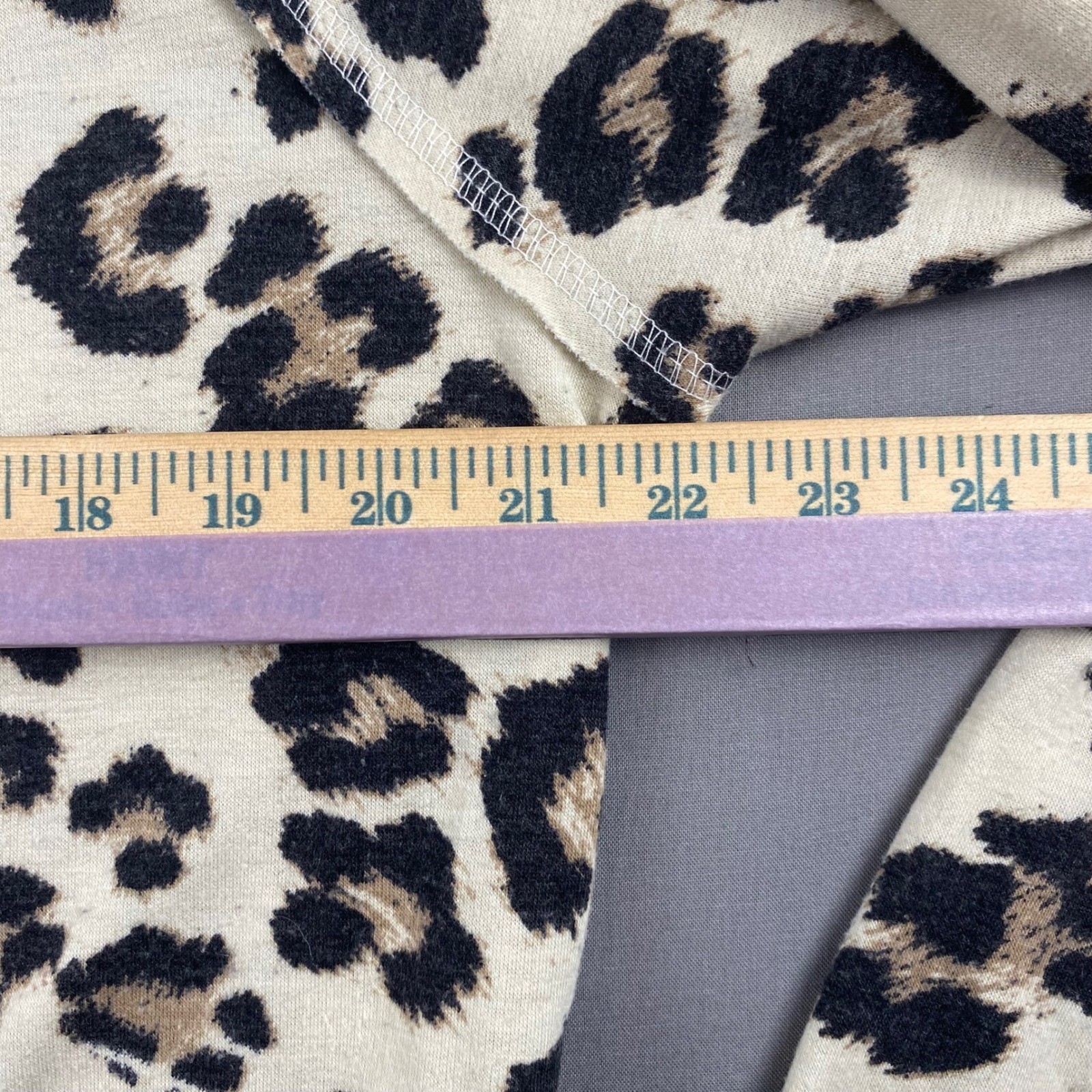 By Together Leopard Print Sweatshirt Crewneck Long Sleeve Pullover Top Size M image 5