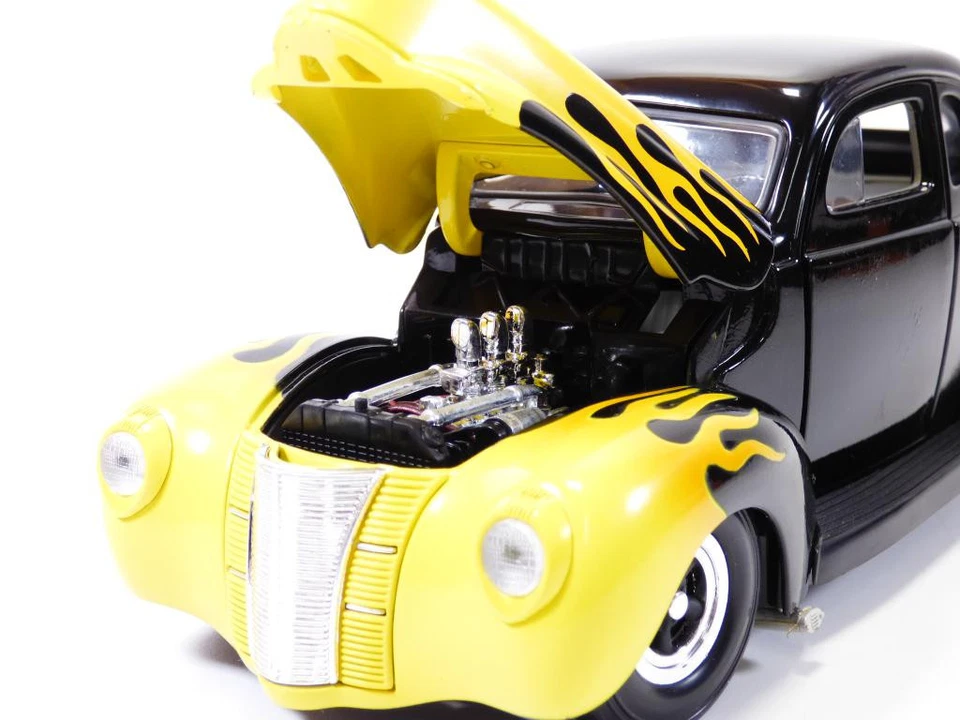 OCCASION en boite FORD DELUXE V8 COUPE HOT ROD noir & flamming  1/18 - Image 4 of 4