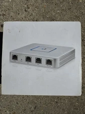 Ubiquiti Networks USG-PRO-4 Enterprise Gateway Router Gigabit Ethernet