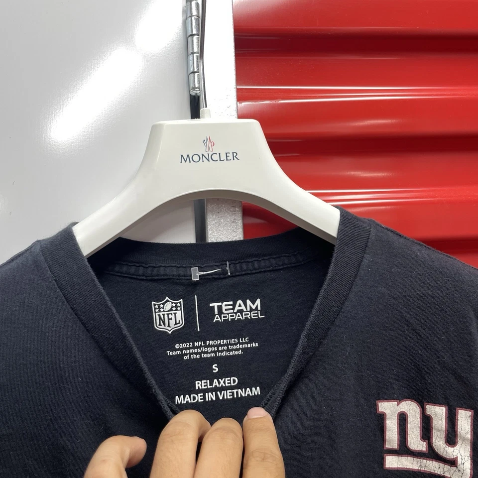 Team Apparel AOP NFL Men's Black Relaxed Crew Neck All Teams Graphic T-Shirt S - Image 3 of 3