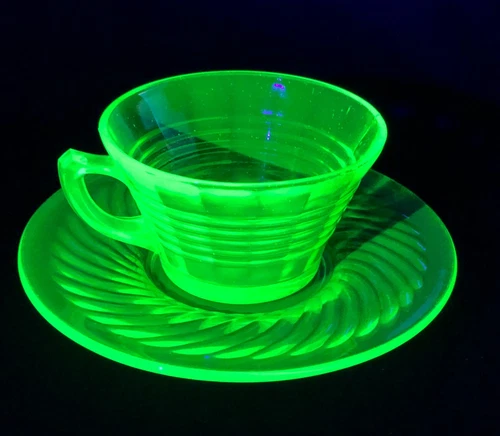 VTG 2 Piece Set Uranium Anchor Hocking 6" Spiral Saucer Circle & Tea/Coffee Cup