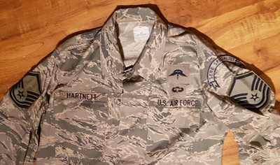US Air Force ABU Tigerstripe Feldhemd US-Gr. 46 R mit schönen Patches