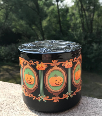 BRAND NEW Bath & Body Works Halloween 3-Wick Candle - Pumpkin Carving