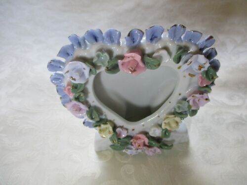 Cadre photo en forme de cœur en céramique fleurs roses bleues  - Photo 1/3