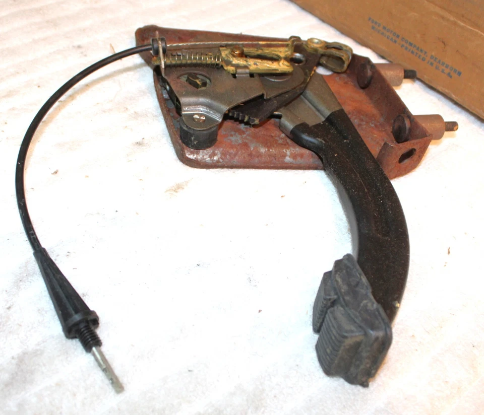 1969 1970 Galaxie 500 XL LTD Monterey Marquis Nuevo Pedal de control de freno de estacionamiento Foto 3 de 4