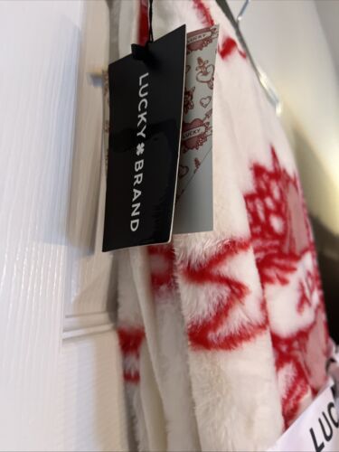 Brand New Lucky Brand Plush Reversible Fur Heart Throw 60” x 70”-NWT - Picture 8 of 10