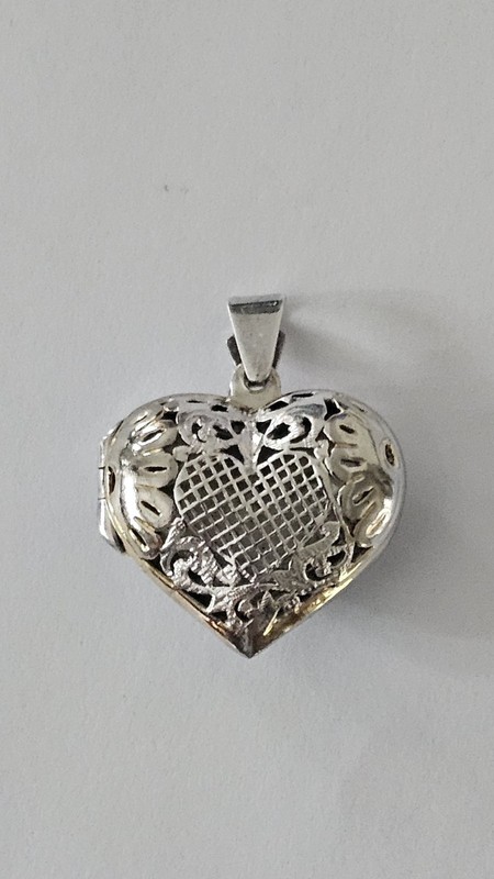 VINTAGE STERLING SILVER Lockett Heart Shaped BEAUTIFUL DESIGN