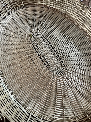 Midcentury französischer versilberter geflochtener Drahtkorb mit Griffen 16" Küche Dekor - Bild 5 von 7