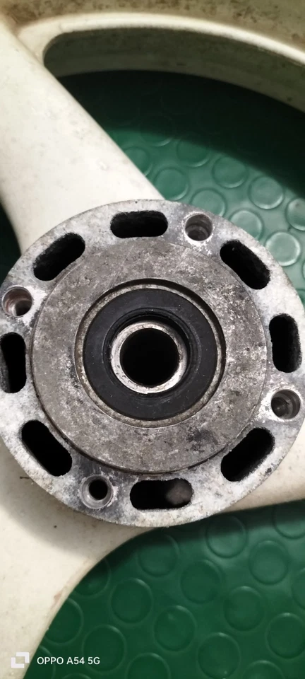 Suzuki Rgv 250 Gamma Vj22m 1991/2 Cerchio Posteriore Leggere Descrizione - Immagine 2 di 4