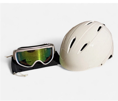 Adult Ski Giro Bevel Hard Shell Helmet Size L Adjustable and Giro Goggles Combo