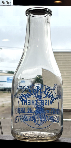 VINTAGE KREBS DAIRY DUTCH GIRL 1 QUART MILK BOTTLE SEALED 52 L-G (10F)