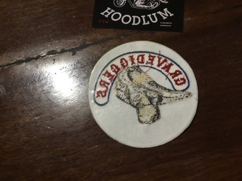 SANDY HARBUTTS Stone DVD & 1 Embroided stone patch & 2 stickers GRAVEDIGGERS MC - Picture 6 of 10